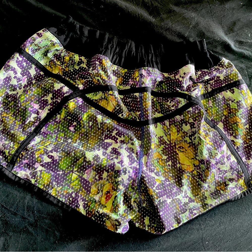 Size 8 hottie hot shorts lululemon. The inner lining has been cut out.